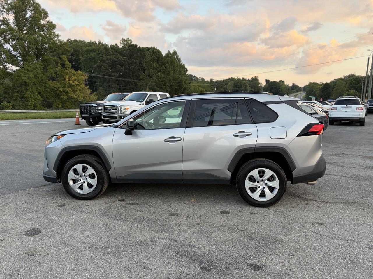 Toyota RAV4 LE 2019