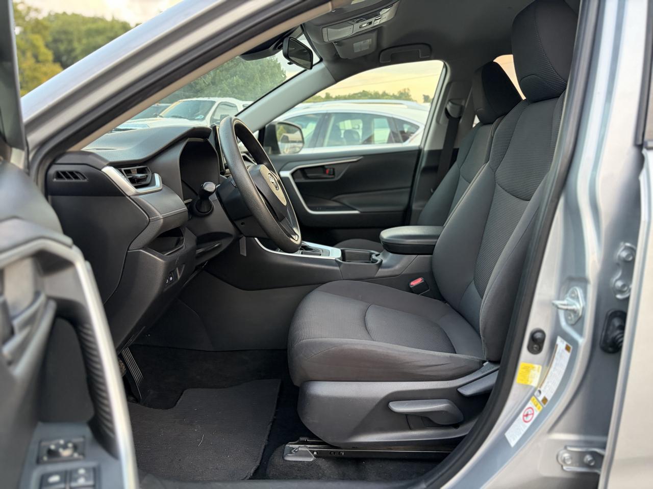 Toyota RAV4 LE 2019