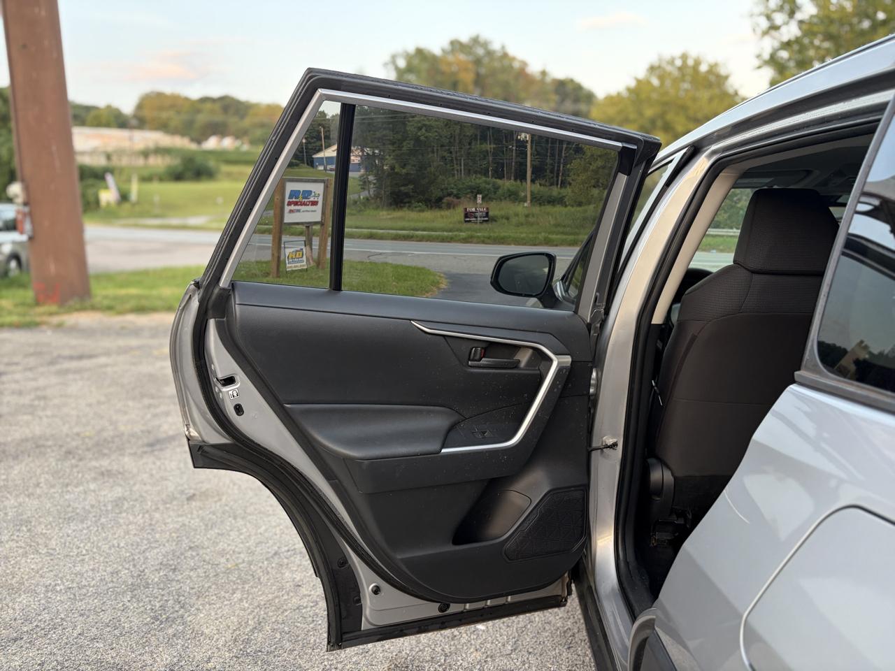 Toyota RAV4 LE 2019