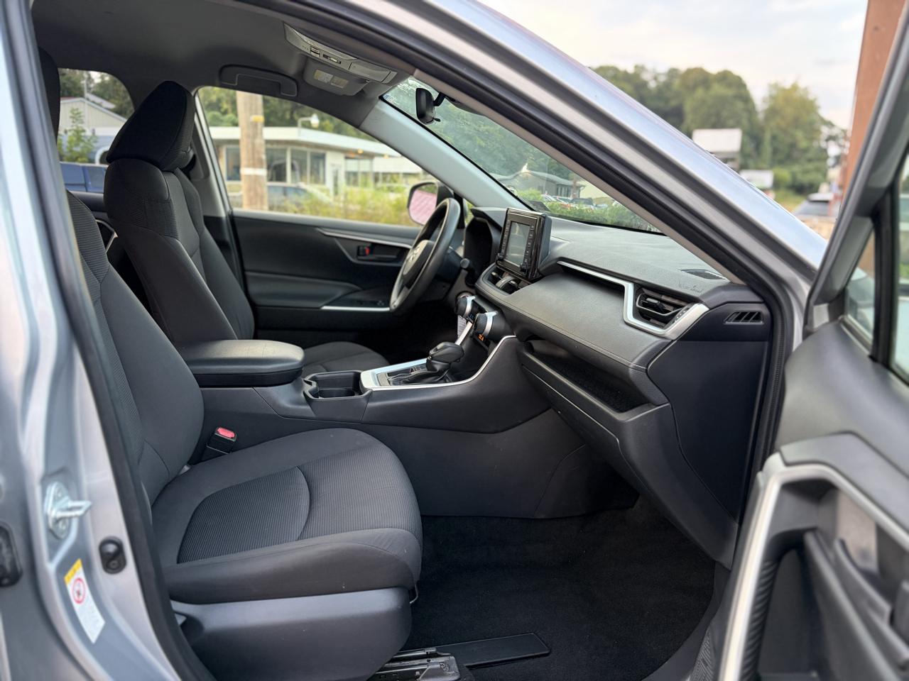 Toyota RAV4 LE 2019