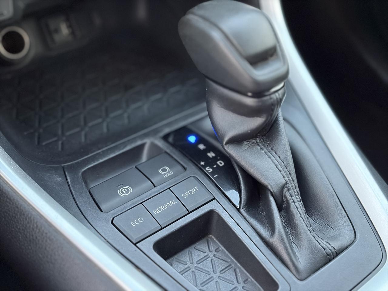Toyota RAV4 LE 2019