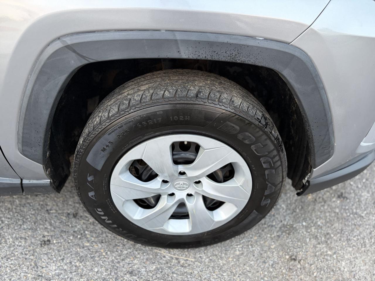 Toyota RAV4 LE 2019