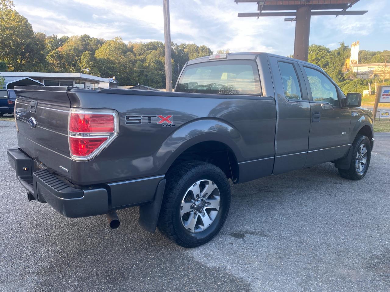 Ford F-150 STX SuperCrew 4WD 2013