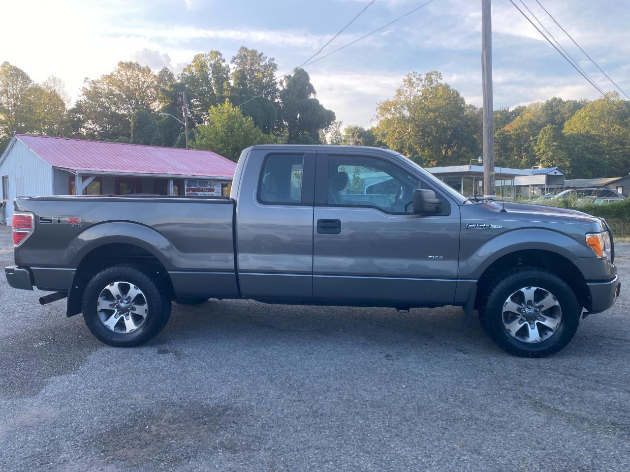 Ford F-150 STX SuperCrew 4WD 2013