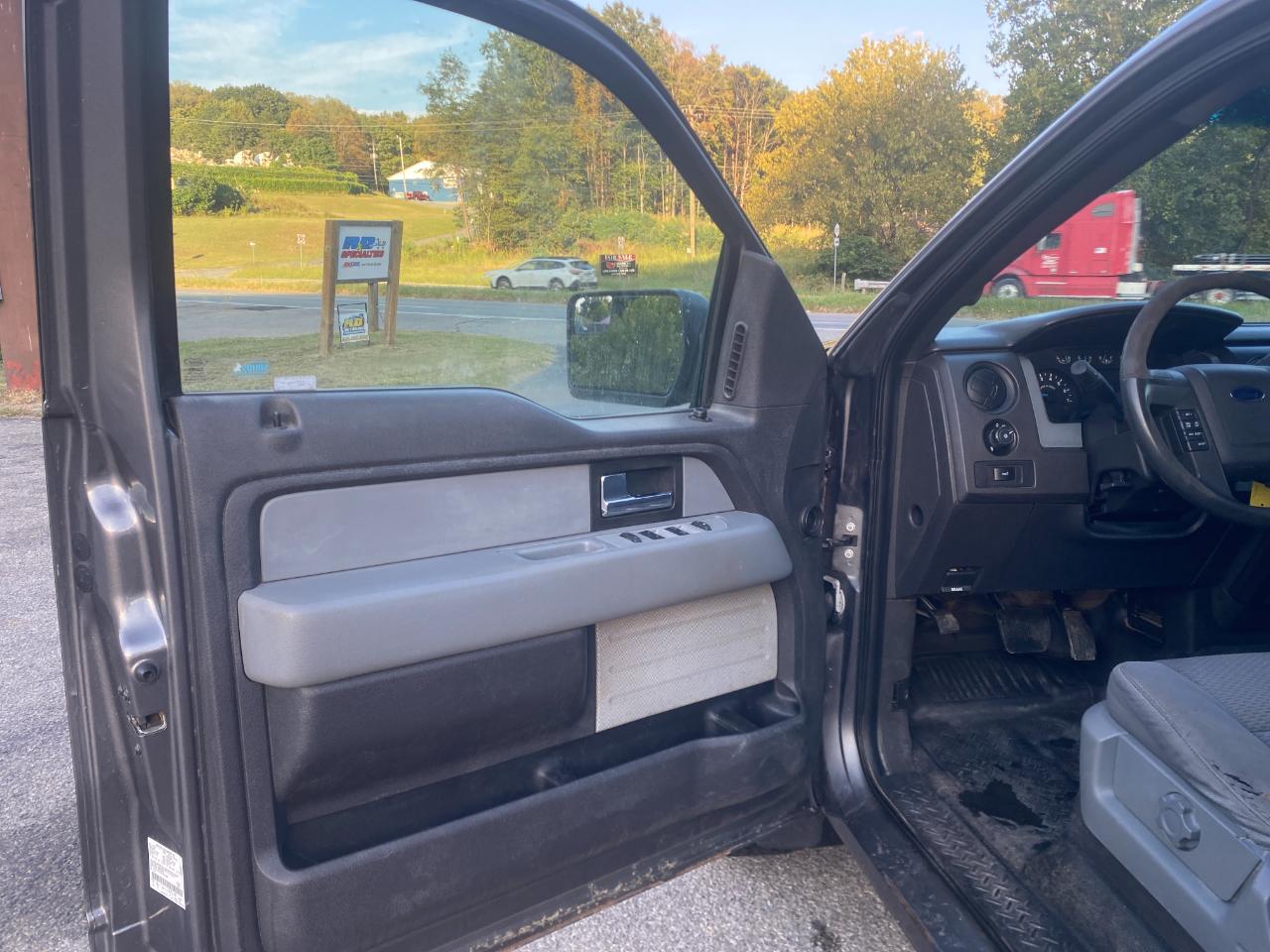 Ford F-150 STX SuperCrew 4WD 2013