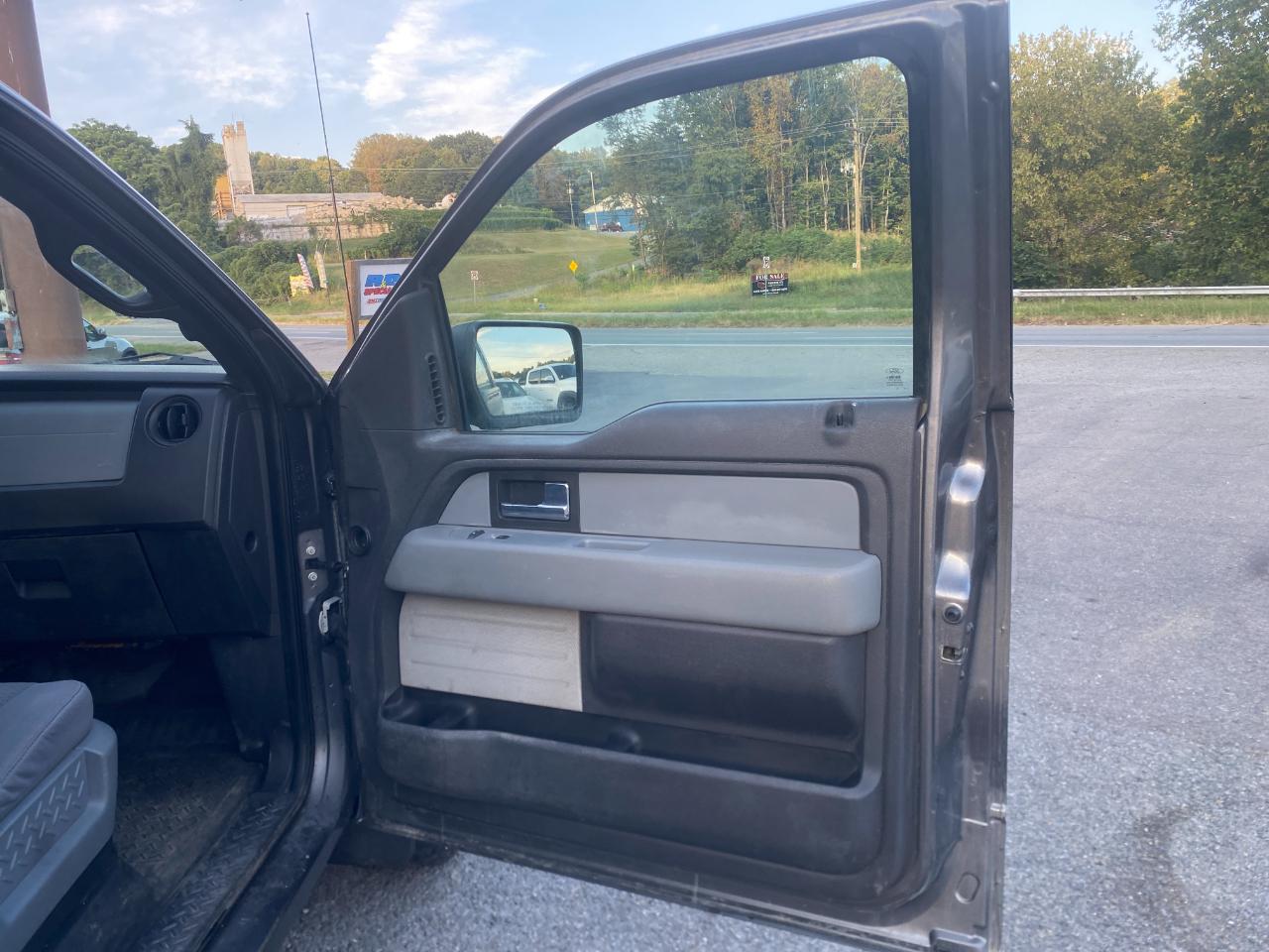 Ford F-150 STX SuperCrew 4WD 2013