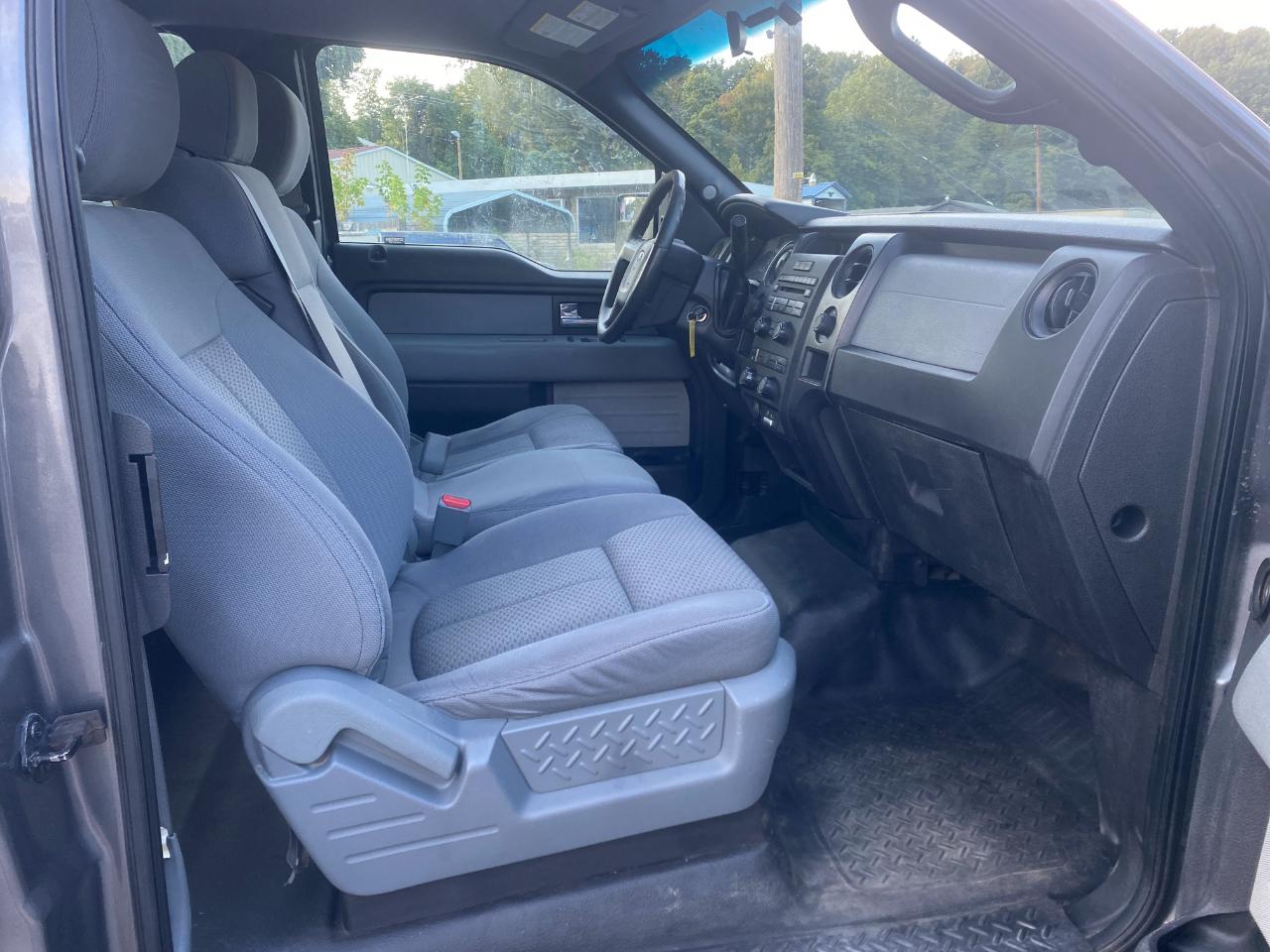Ford F-150 STX SuperCrew 4WD 2013