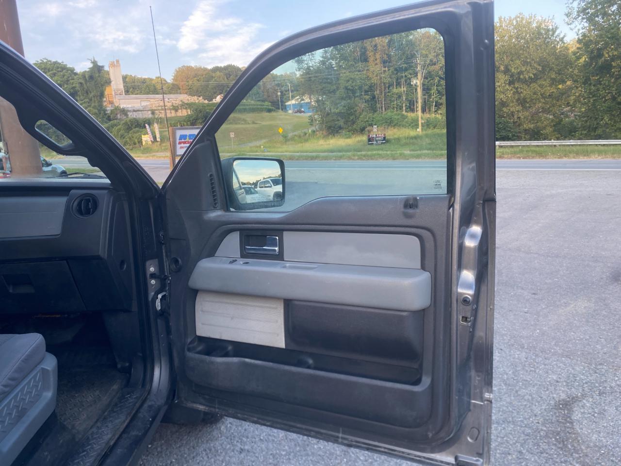 Ford F-150 STX SuperCrew 4WD 2013