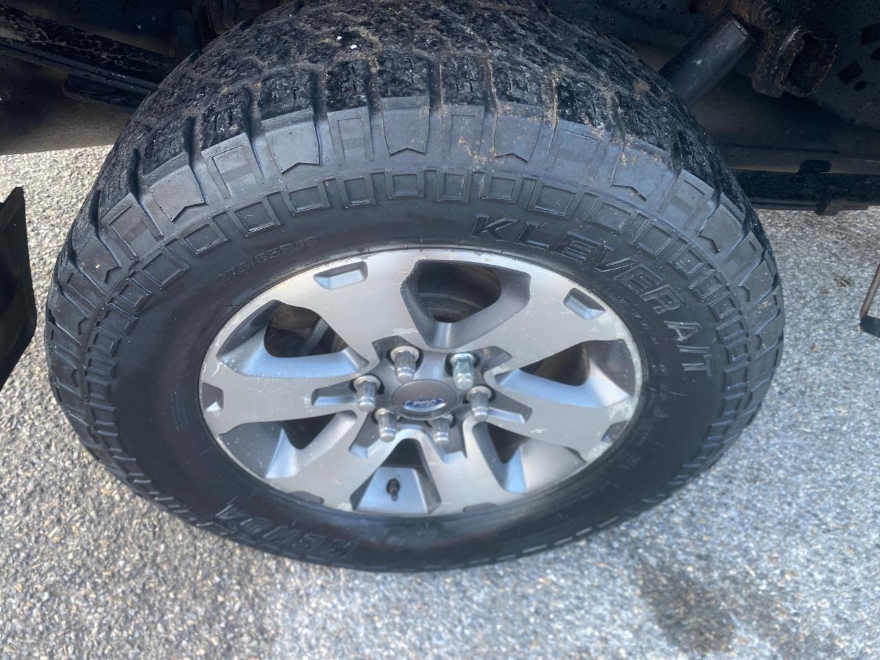 Ford F-150 STX SuperCrew 4WD 2013