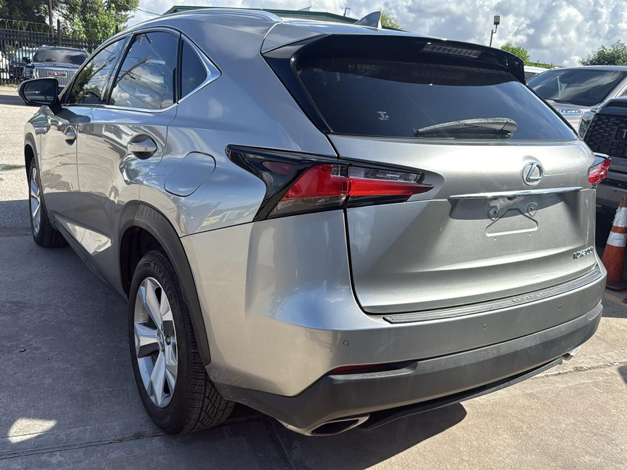 Lexus NX 200t FWD 2017