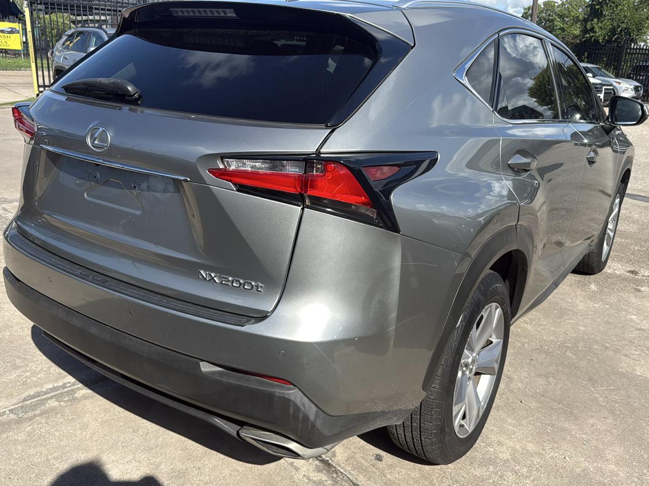Lexus NX 200t FWD 2017