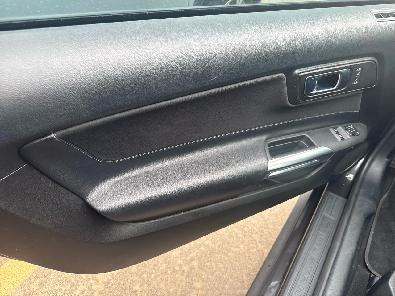 Ford Mustang EcoBoost Coupe 2022