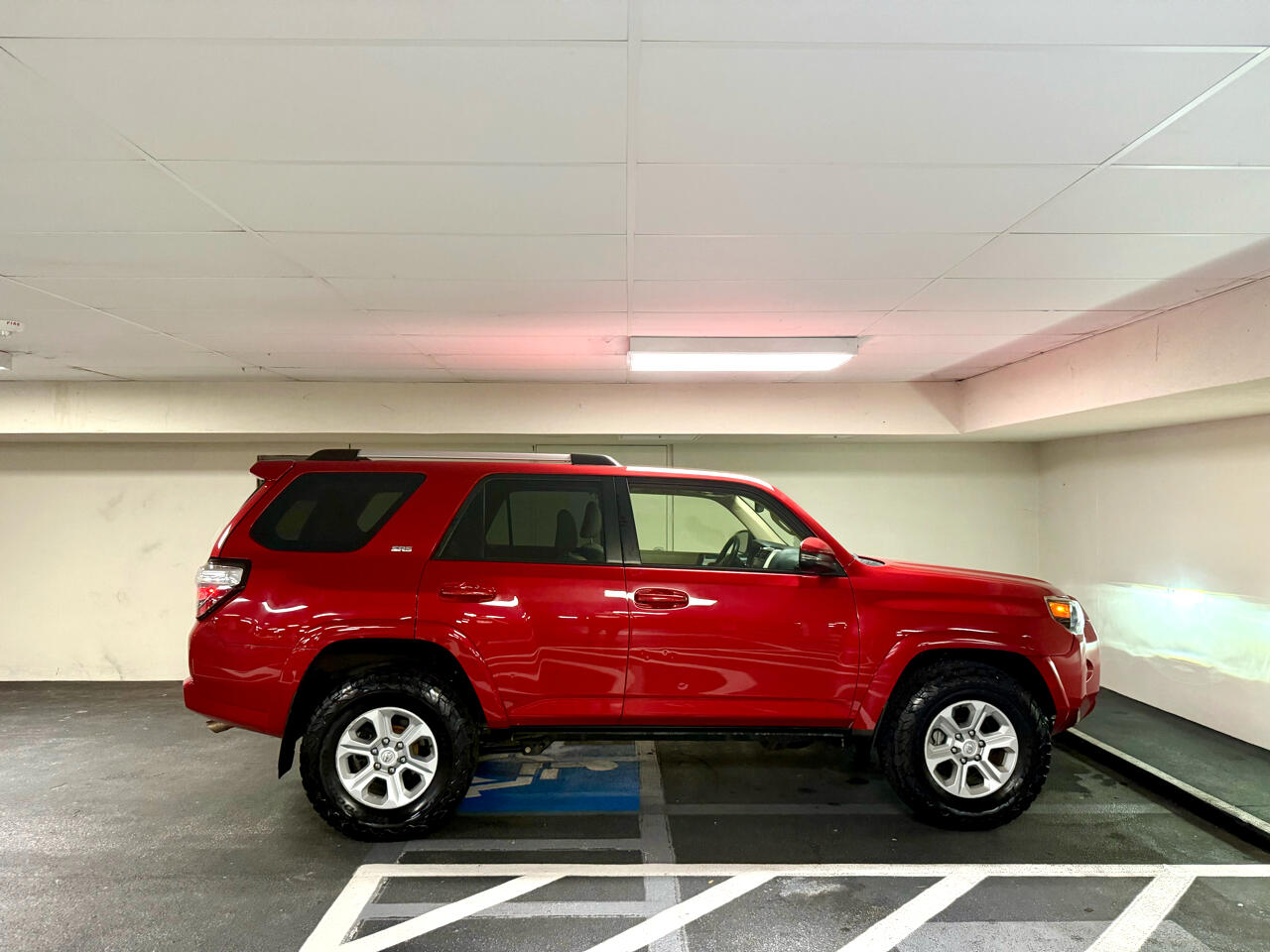 2022 Toyota 4Runner SR5 Premium 4WD photo 8