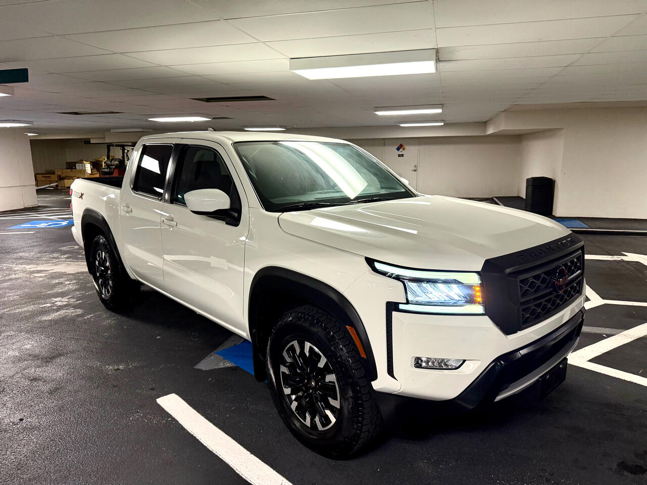 2022 Nissan Frontier PRO-4X Crew Cab photo 6