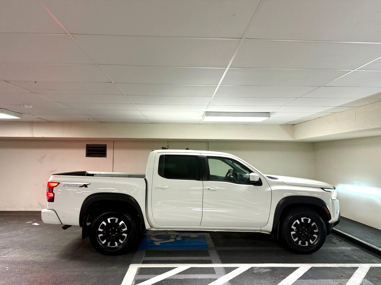 2022 Nissan Frontier PRO-4X Crew Cab photo 7