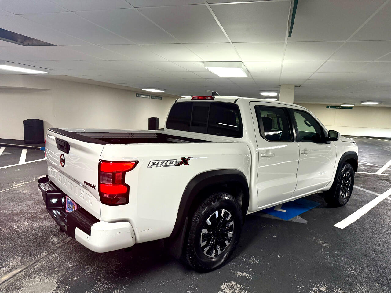2022 Nissan Frontier PRO-4X Crew Cab photo 8