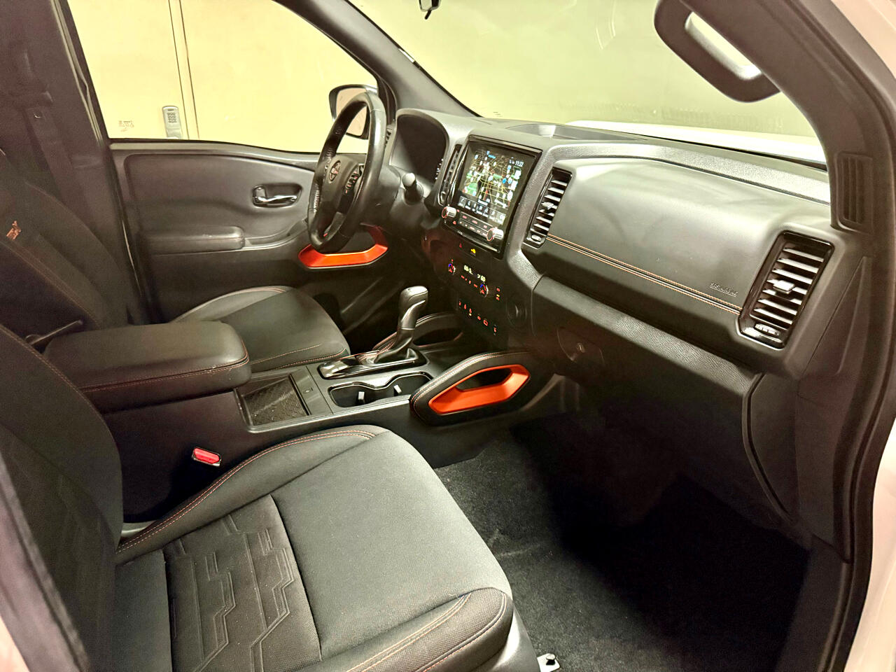 2022 Nissan Frontier PRO-4X Crew Cab photo 29