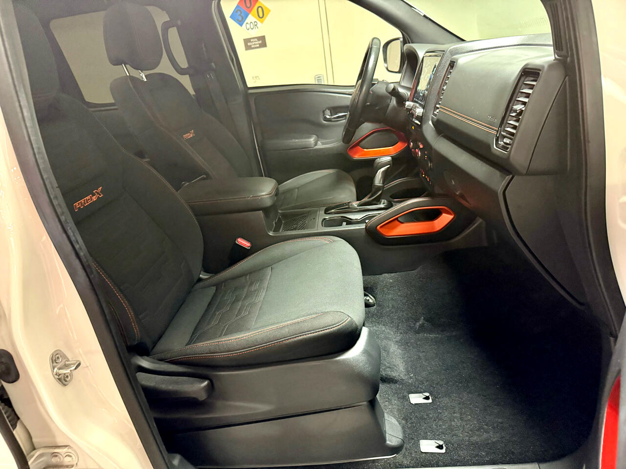 2022 Nissan Frontier PRO-4X Crew Cab photo 30
