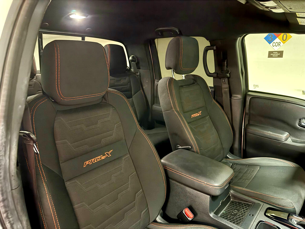 2022 Nissan Frontier PRO-4X Crew Cab photo 31