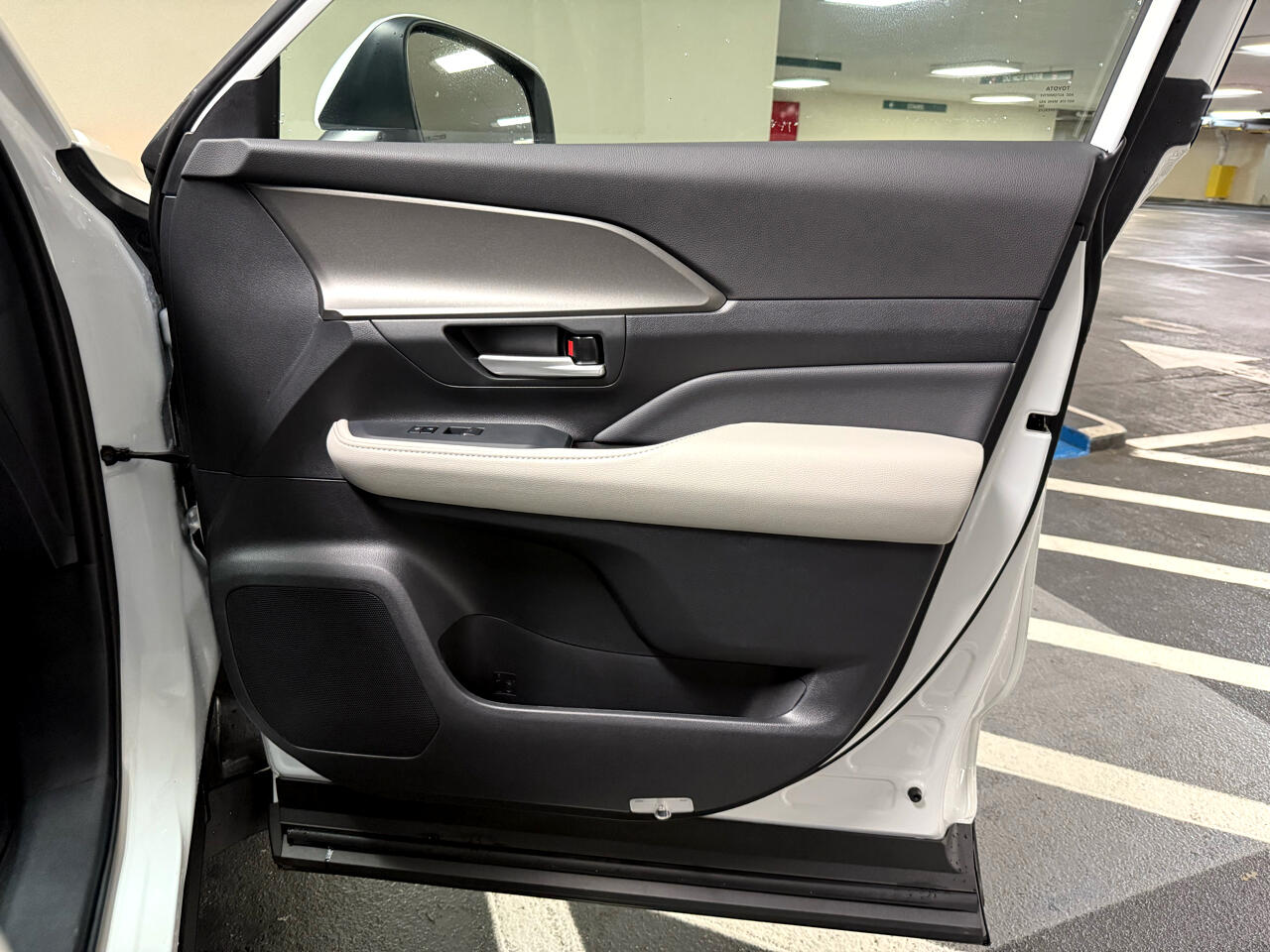 2025 Toyota Grand Highlander Limited photo 32