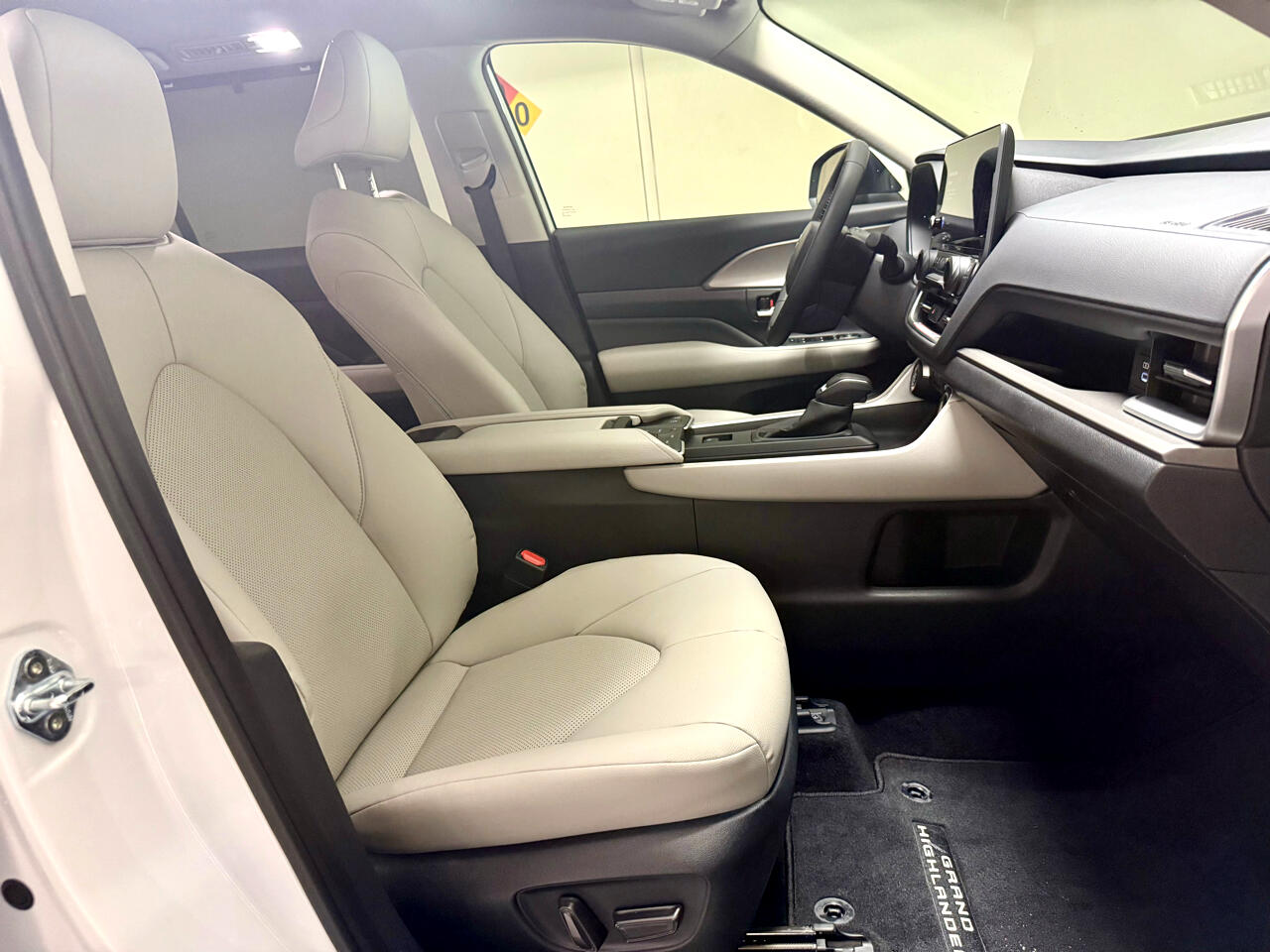 2025 Toyota Grand Highlander Limited photo 34