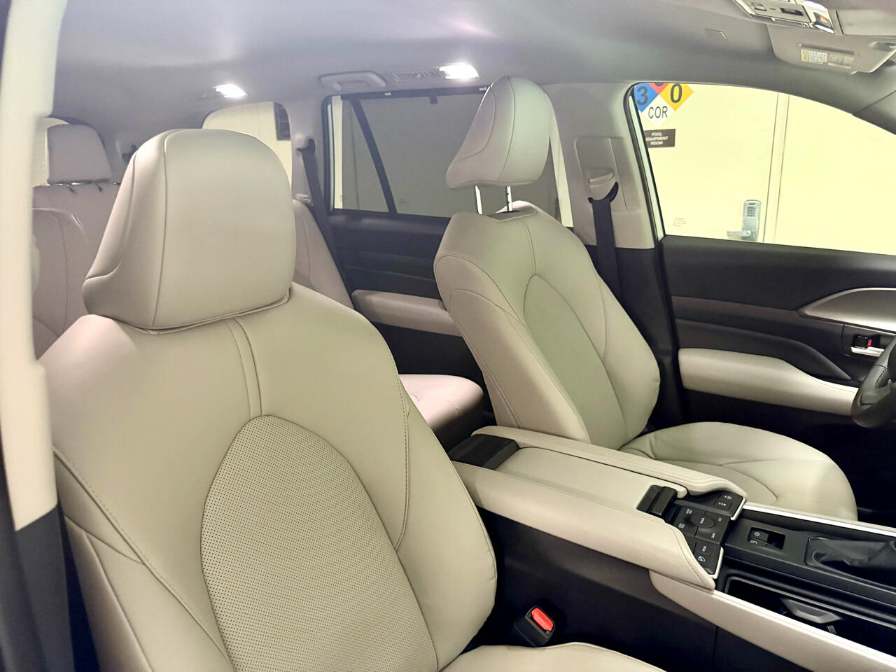 2025 Toyota Grand Highlander Limited photo 35