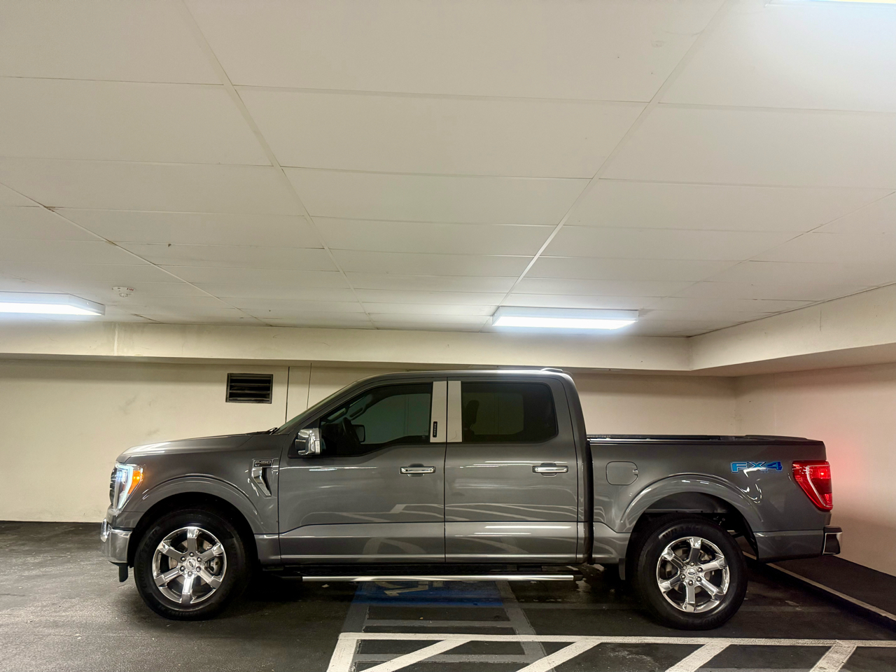 Ford F-150 2WD SuperCrew 145" XLT 2023