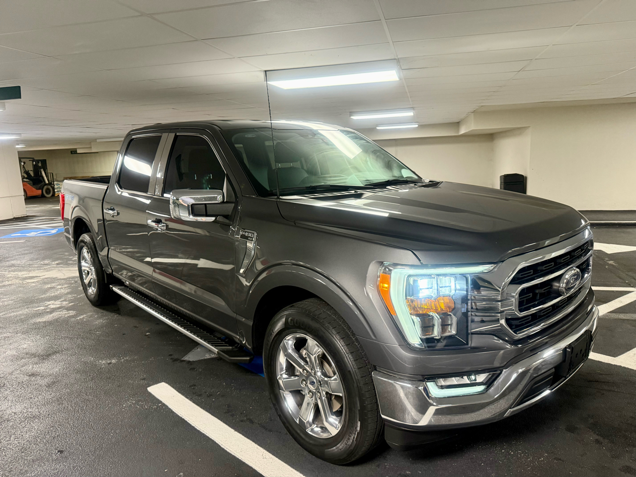 Ford F-150 2WD SuperCrew 145" XLT 2023