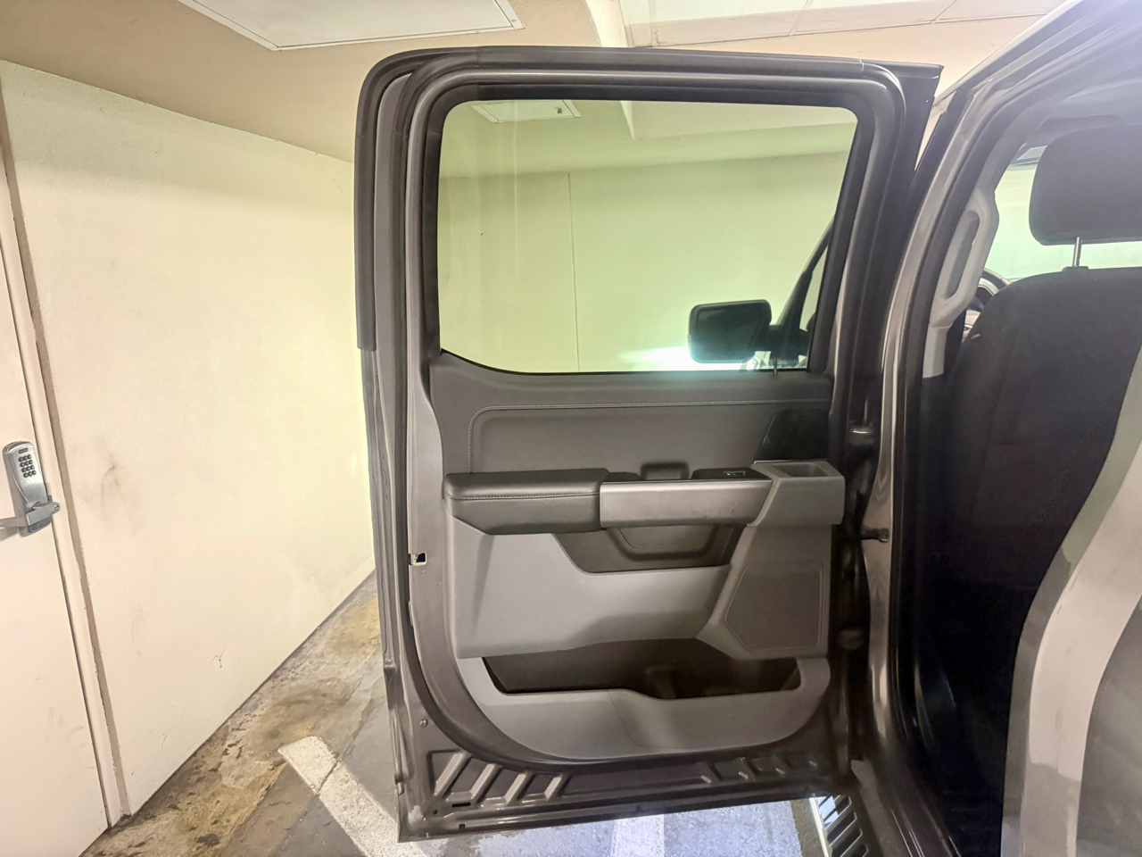 Ford F-150 2WD SuperCrew 145" XLT 2023