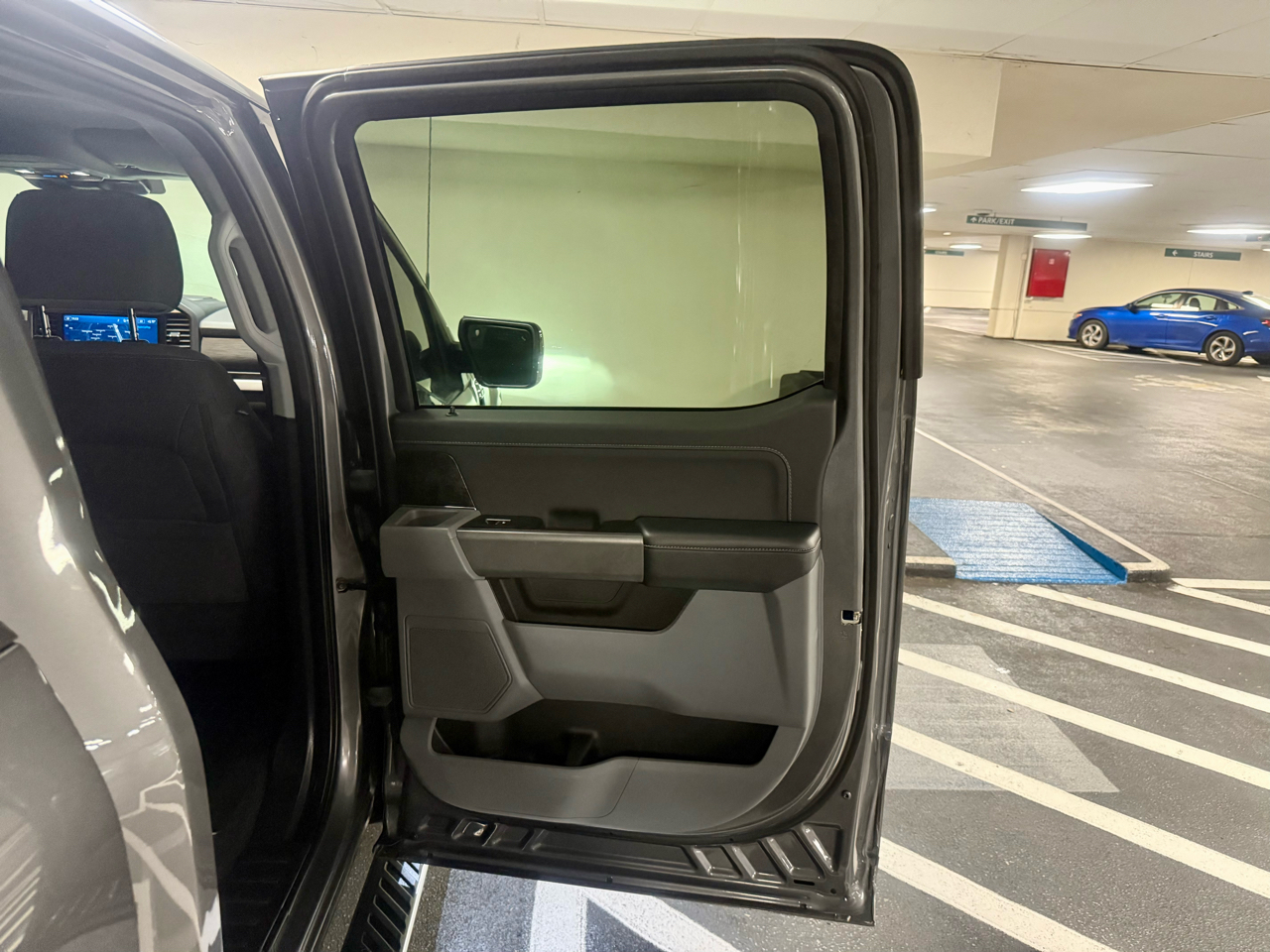 Ford F-150 2WD SuperCrew 145" XLT 2023