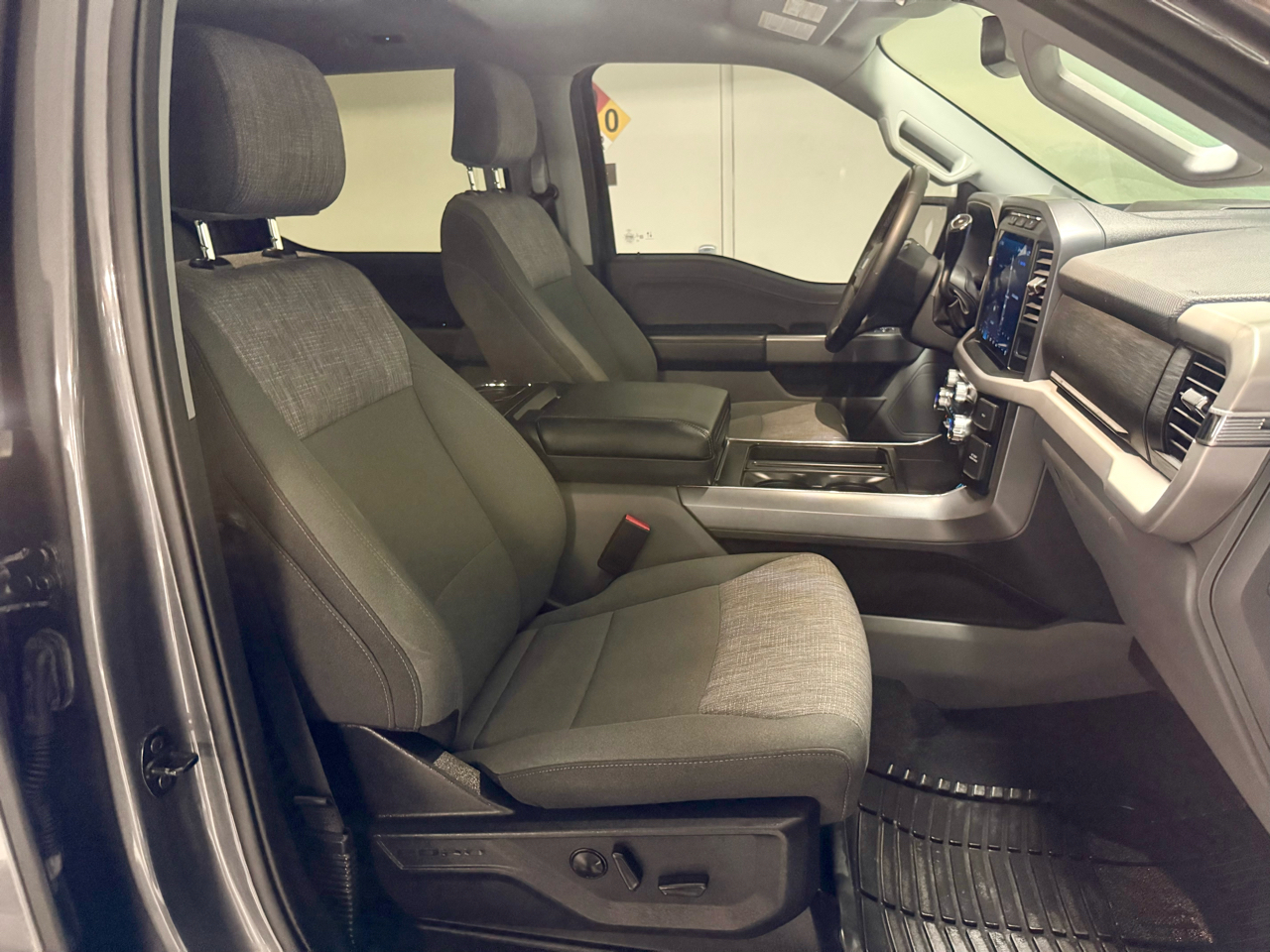 Ford F-150 2WD SuperCrew 145" XLT 2023