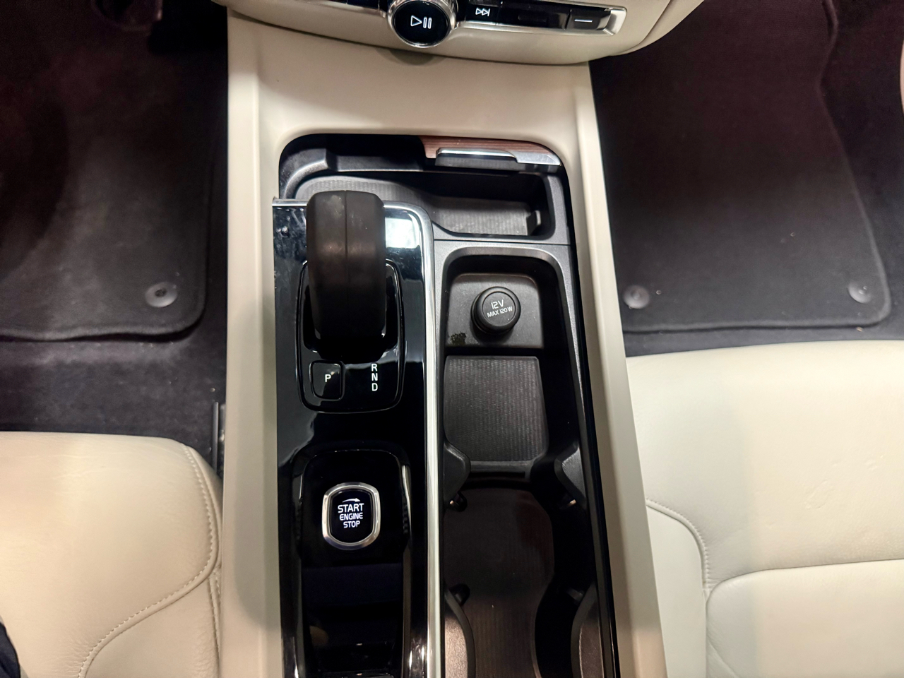 Volvo S60 B5 Momentum 2022