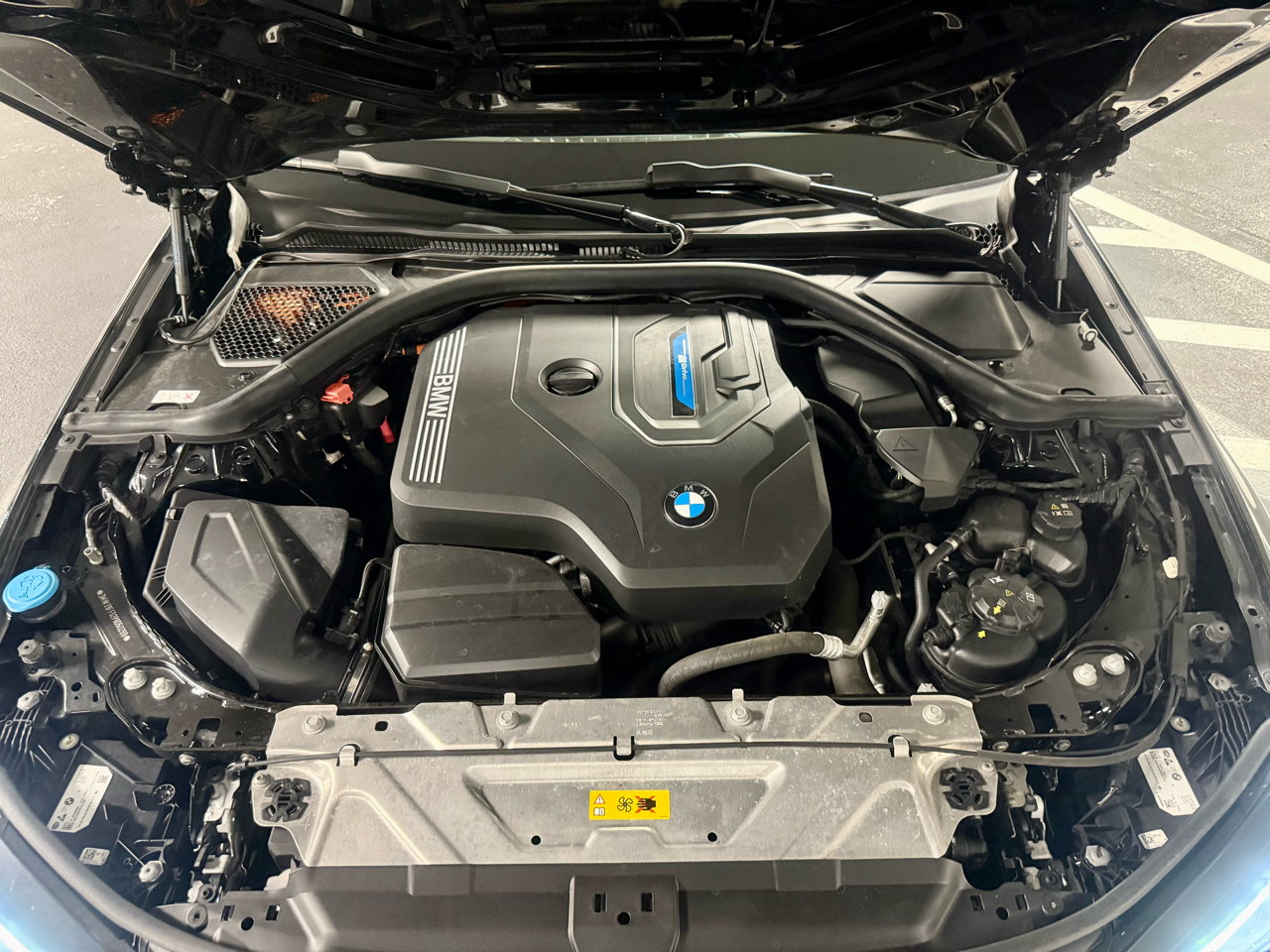 BMW 3-Series 330e 2023