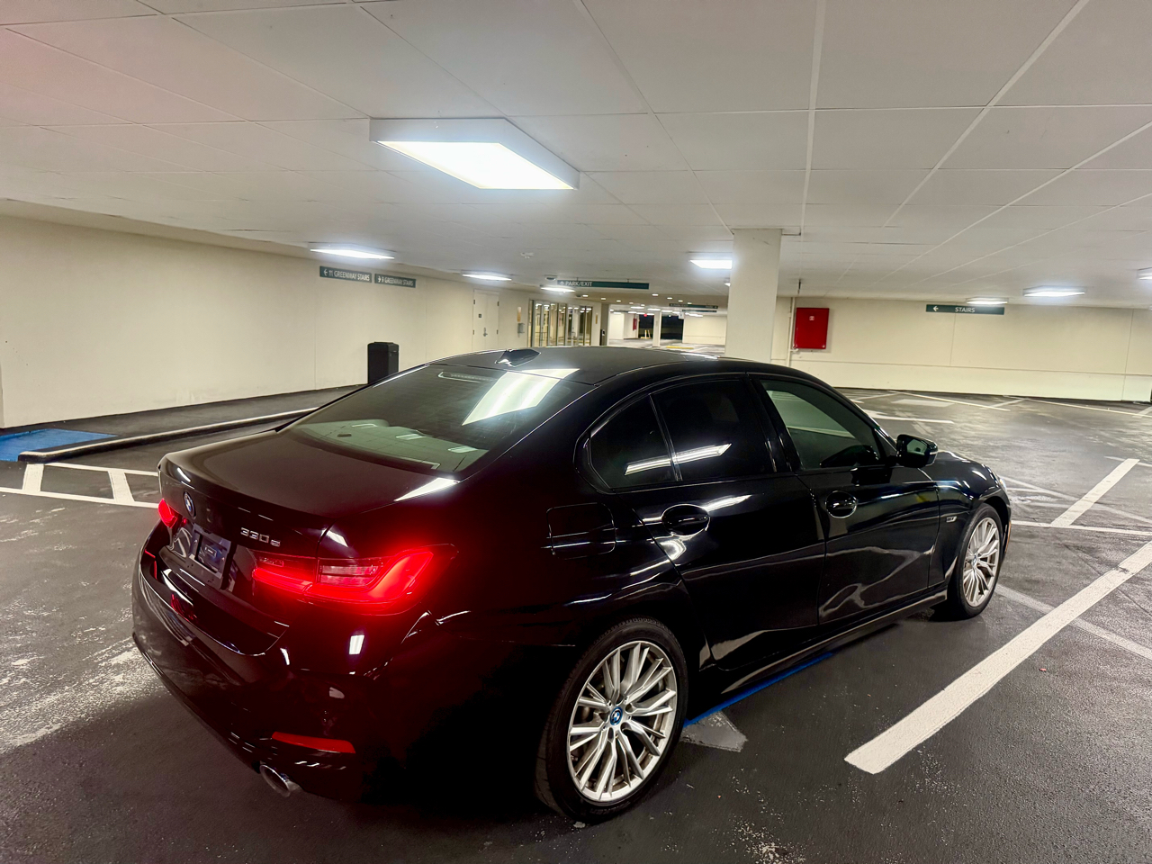 BMW 3-Series 330e 2023