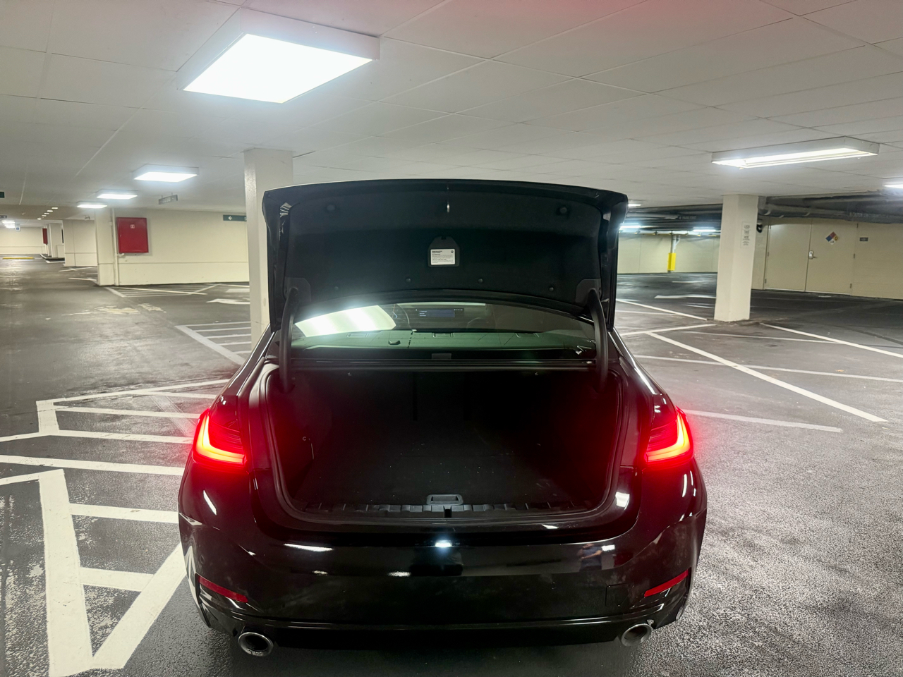 BMW 3-Series 330e 2023