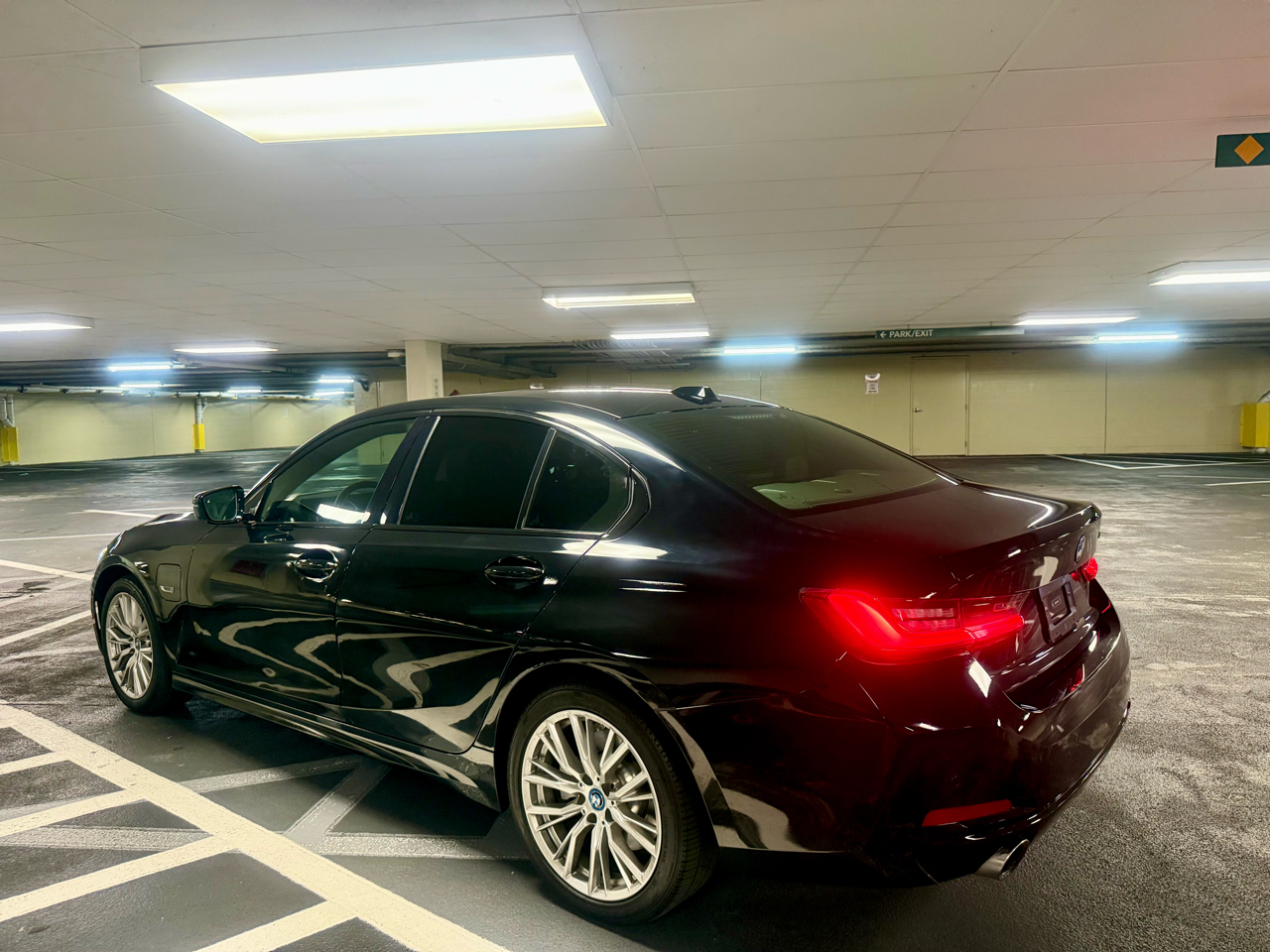 BMW 3-Series 330e 2023