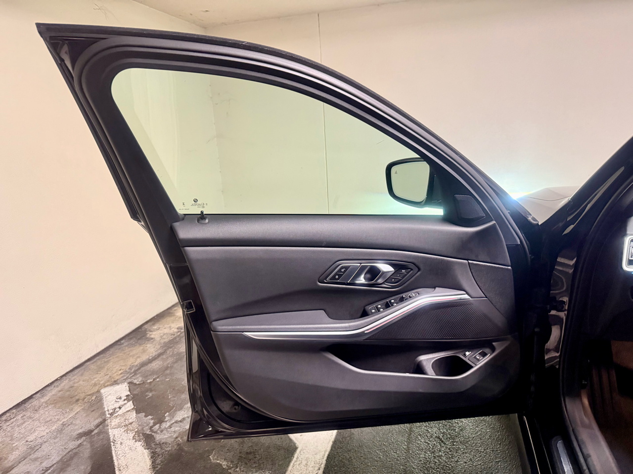 BMW 3-Series 330e 2023