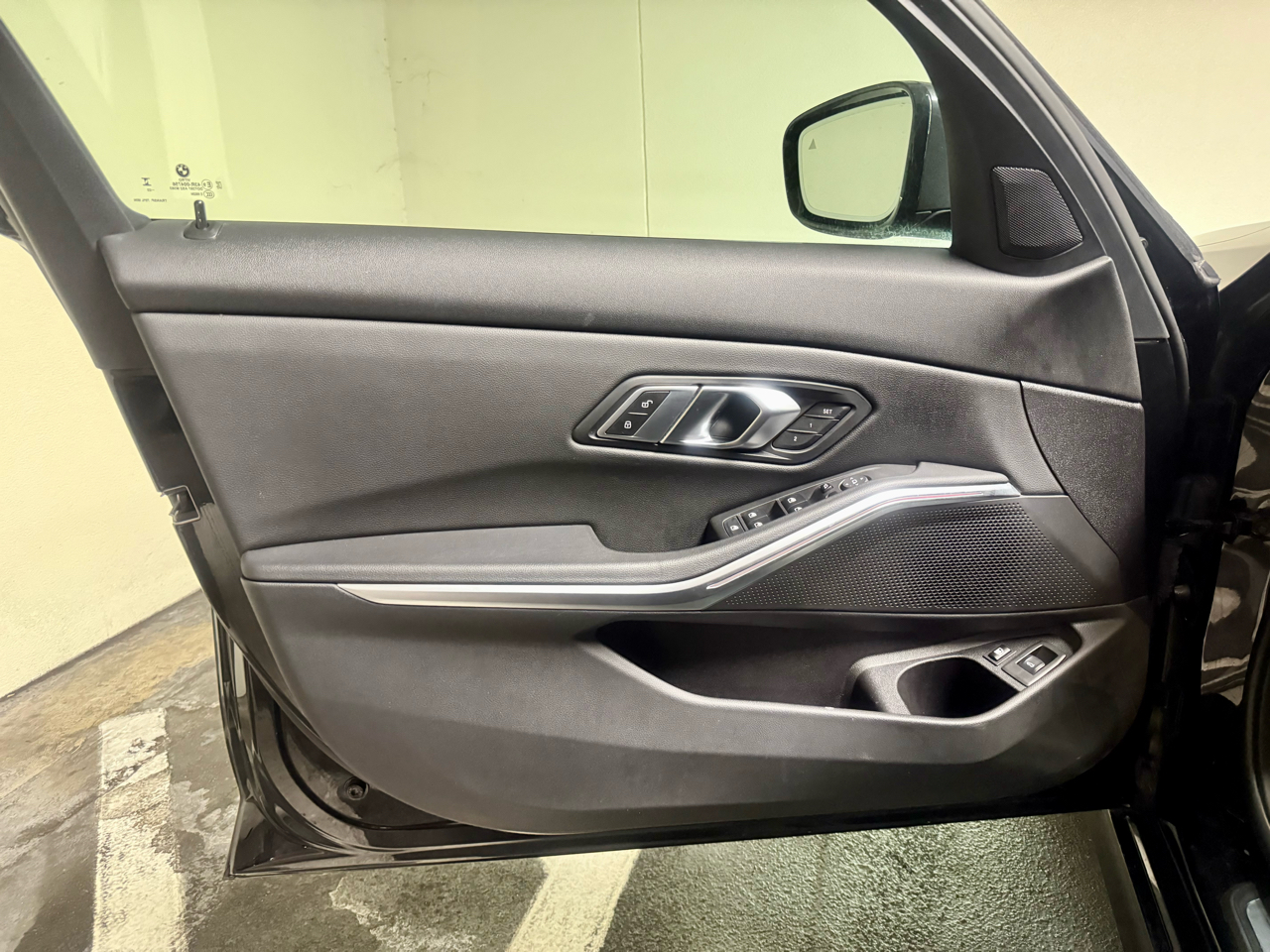 BMW 3-Series 330e 2023