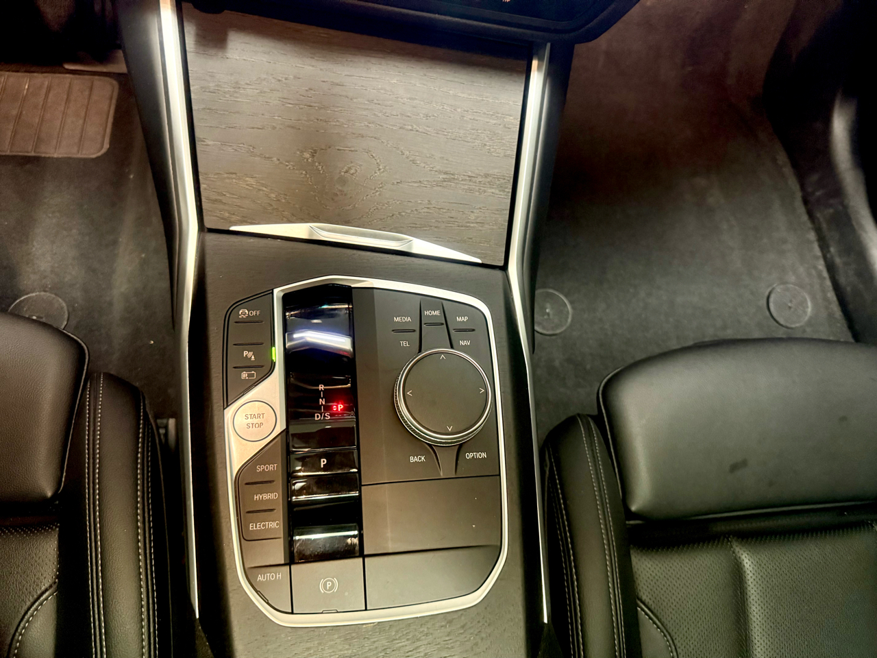 BMW 3-Series 330e 2023