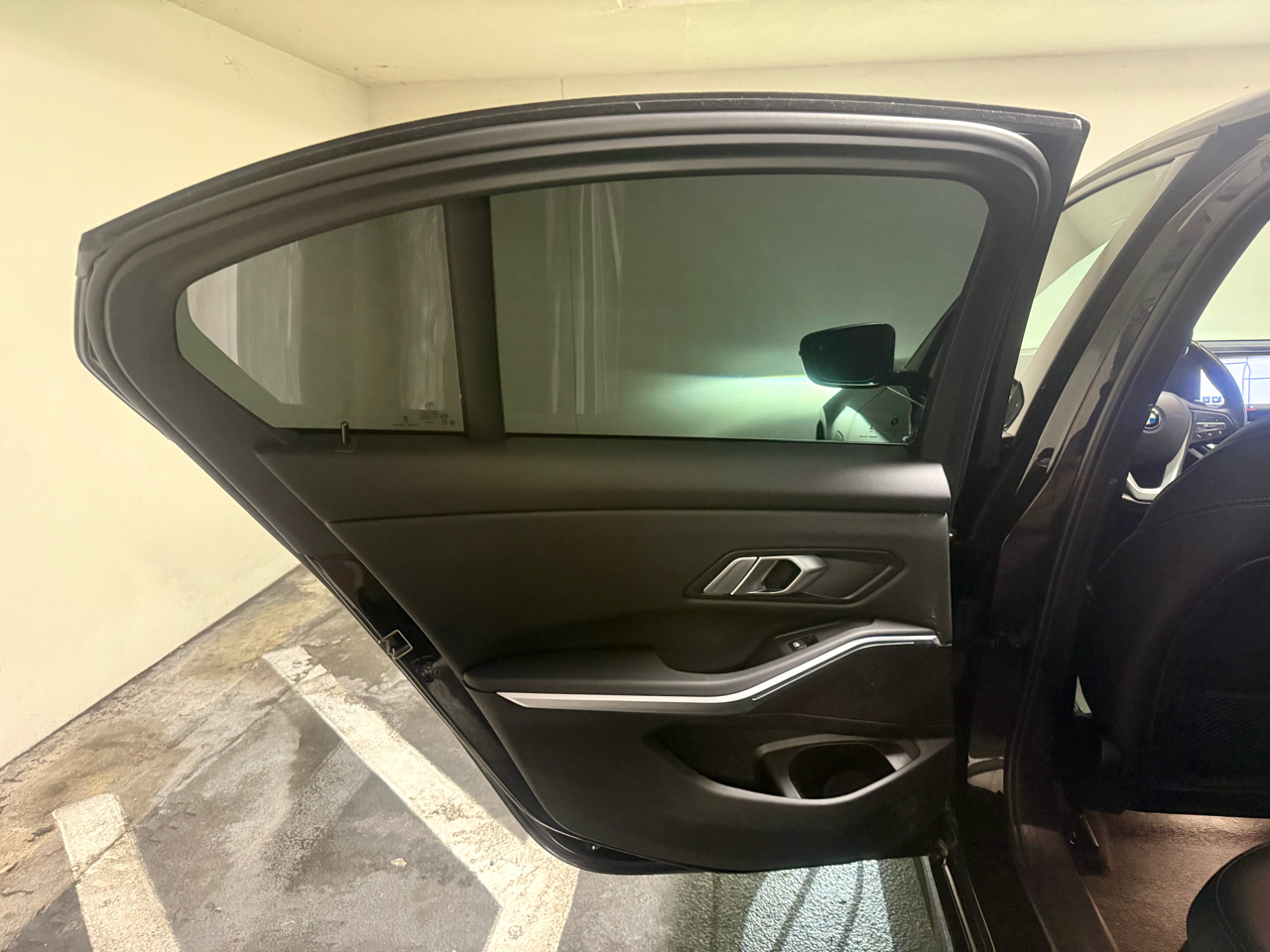 BMW 3-Series 330e 2023