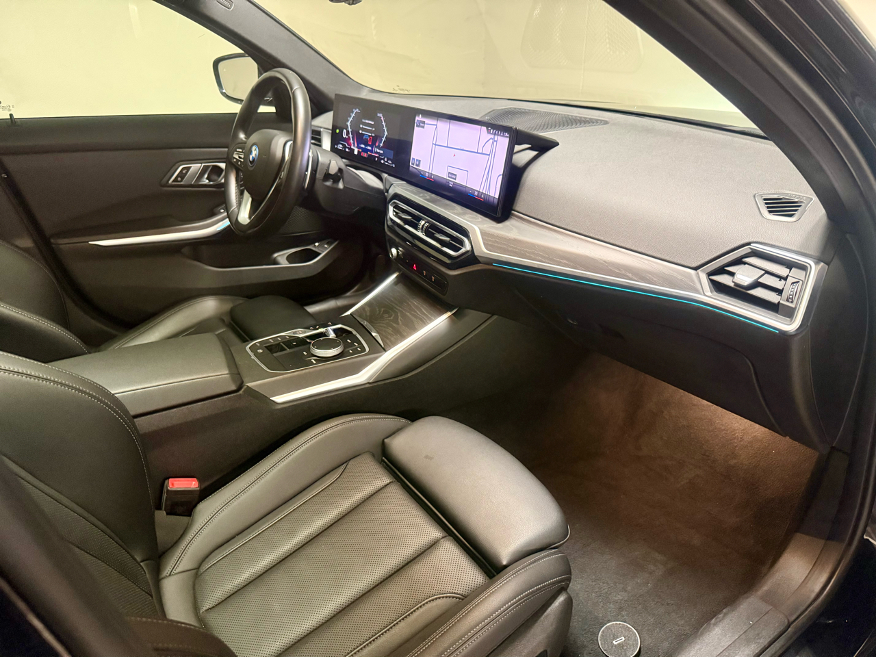 BMW 3-Series 330e 2023