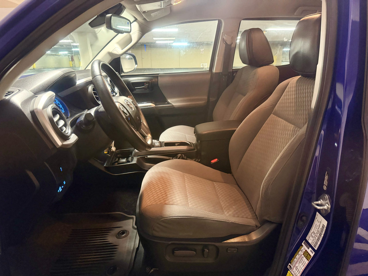 Toyota Tacoma 2WD Double Cab V6 AT SR5 (Natl) 2022