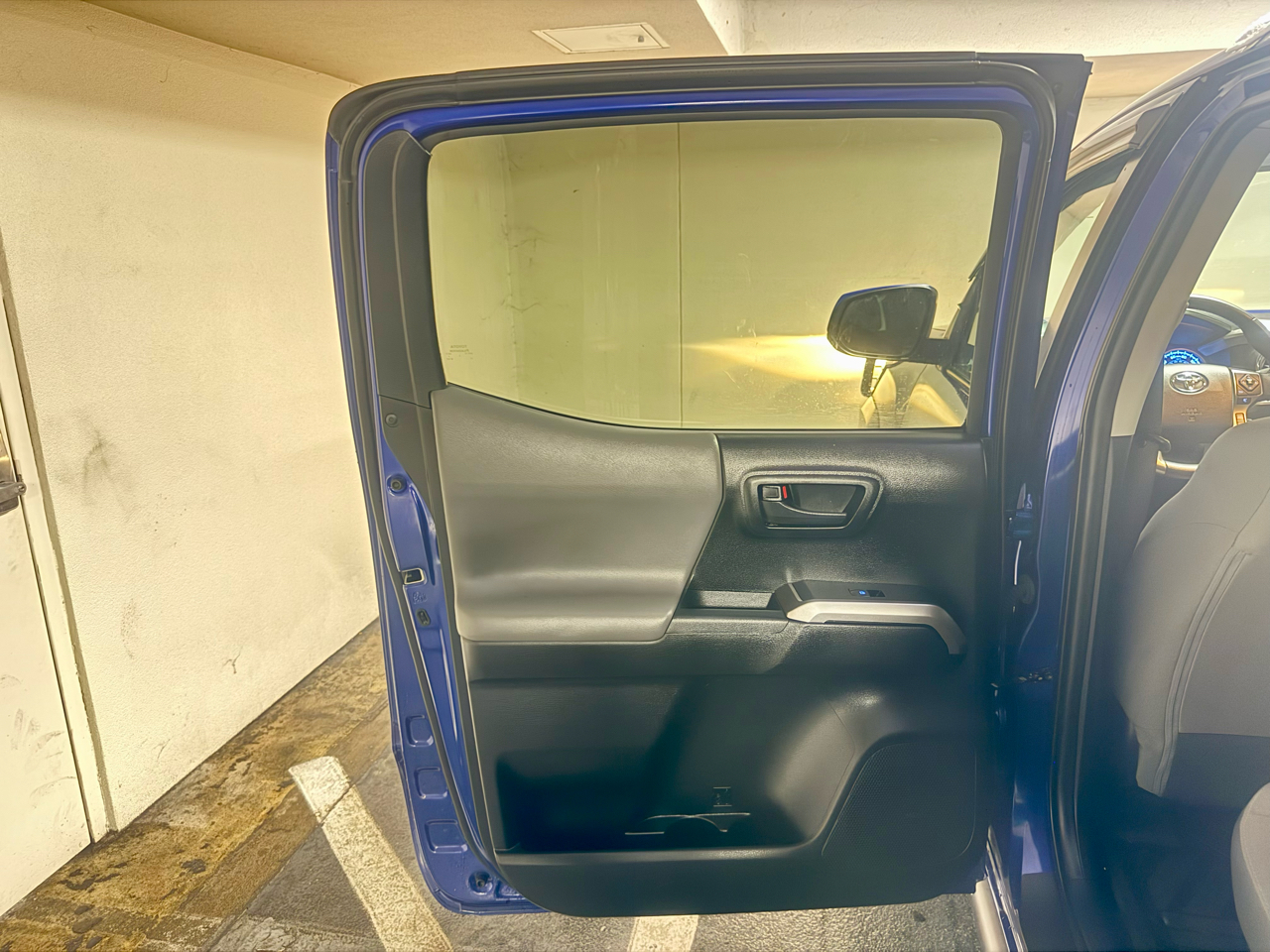 Toyota Tacoma 2WD Double Cab V6 AT SR5 (Natl) 2022