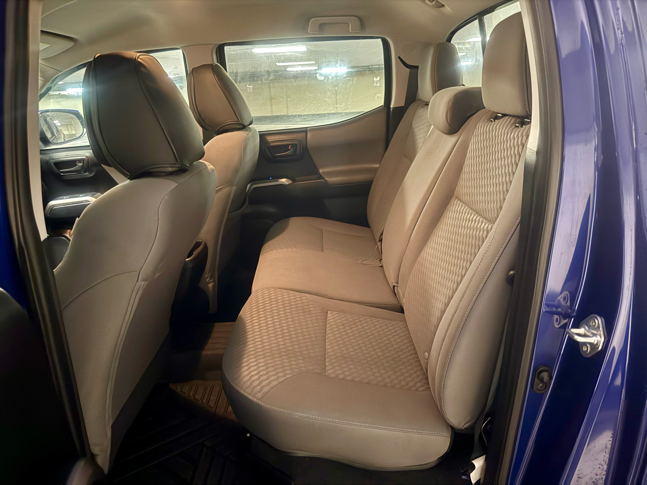 Toyota Tacoma 2WD Double Cab V6 AT SR5 (Natl) 2022