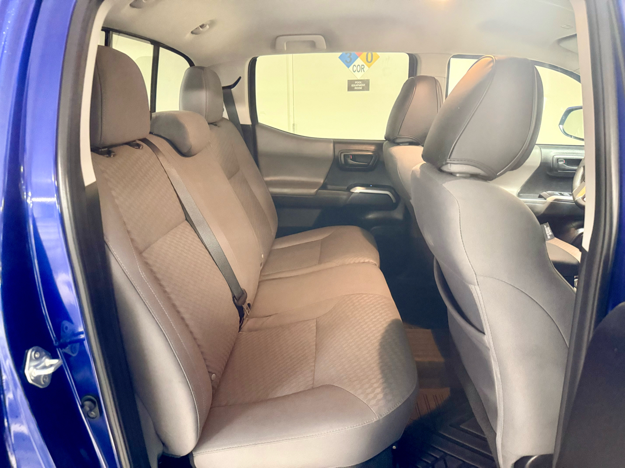 Toyota Tacoma 2WD Double Cab V6 AT SR5 (Natl) 2022