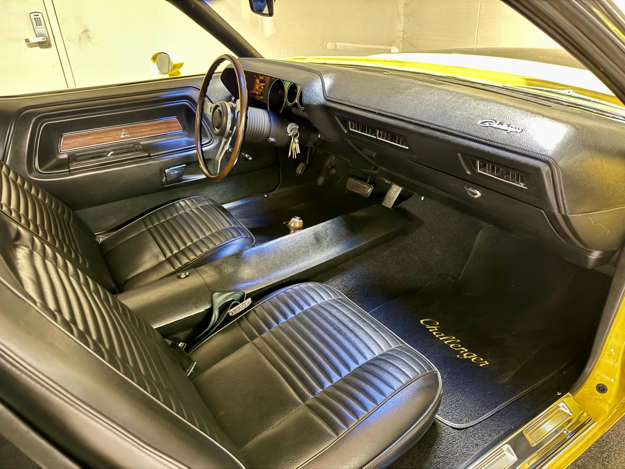 Dodge Challenger Base 2D Coupe 1970