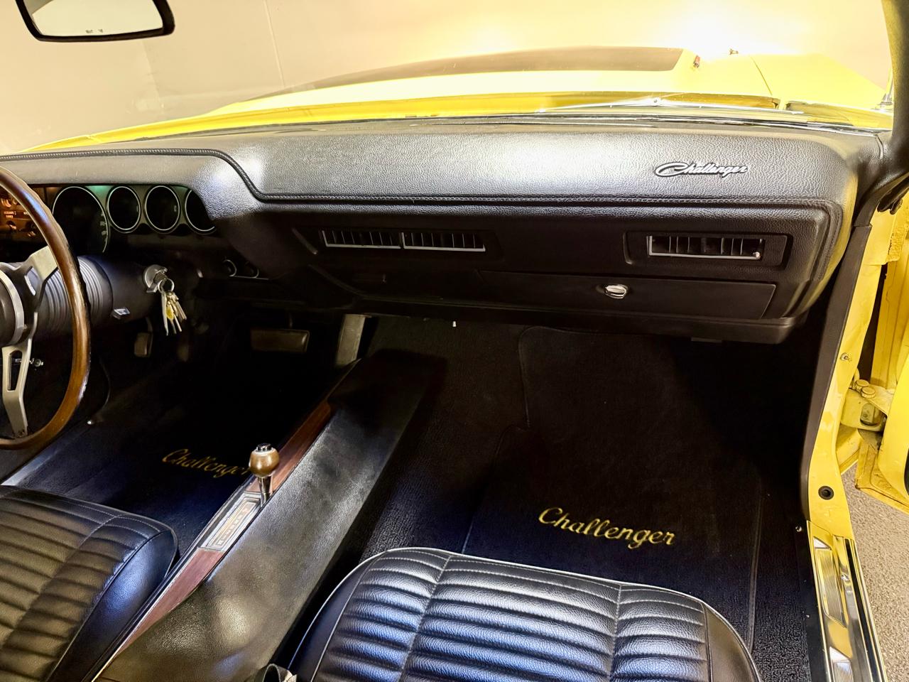 Dodge Challenger Base 2D Coupe 1970