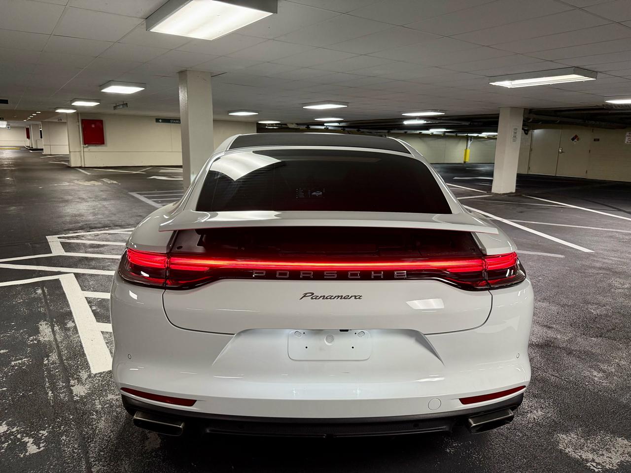 Porsche Panamera RWD 2022