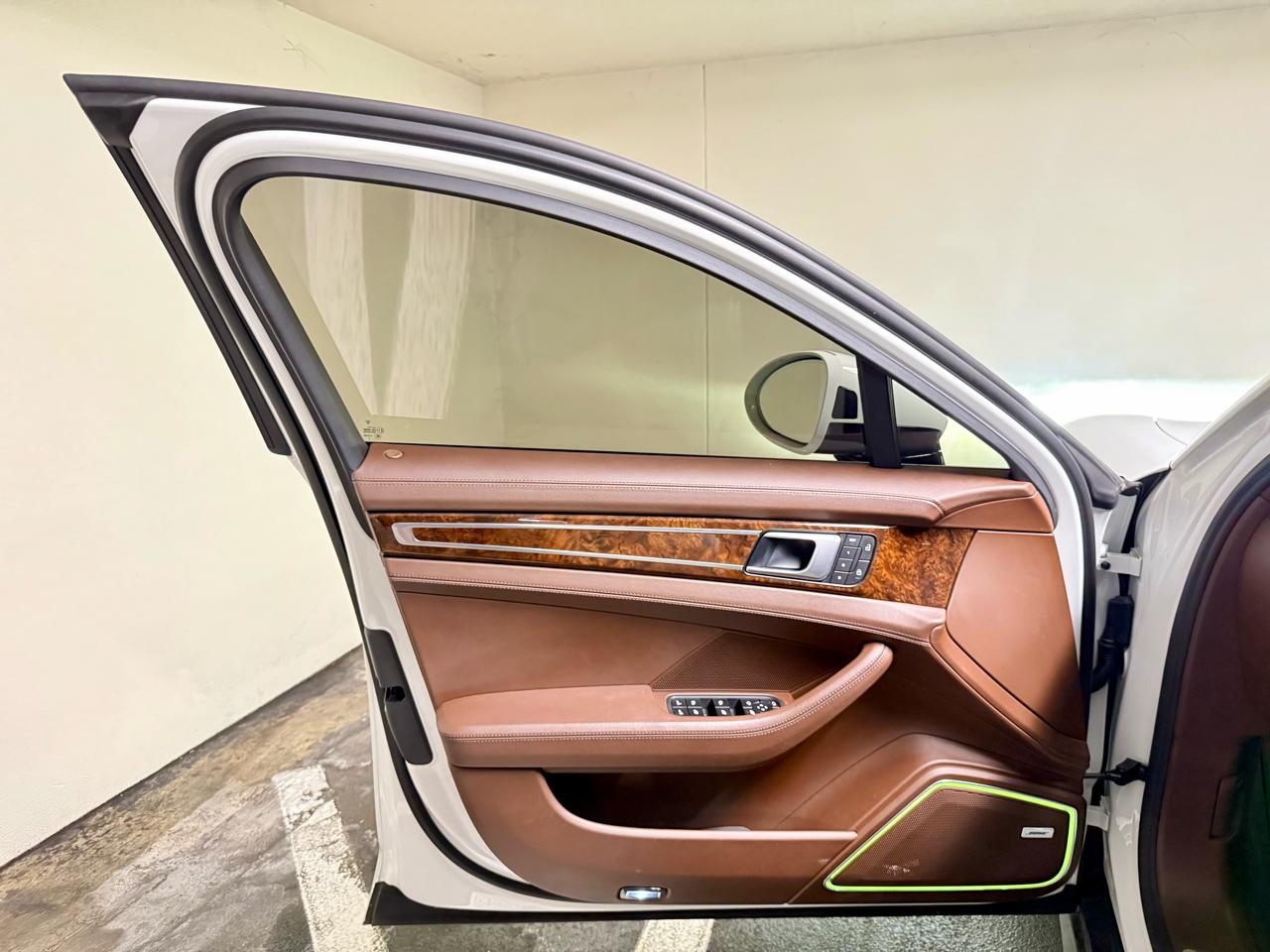 Porsche Panamera RWD 2022