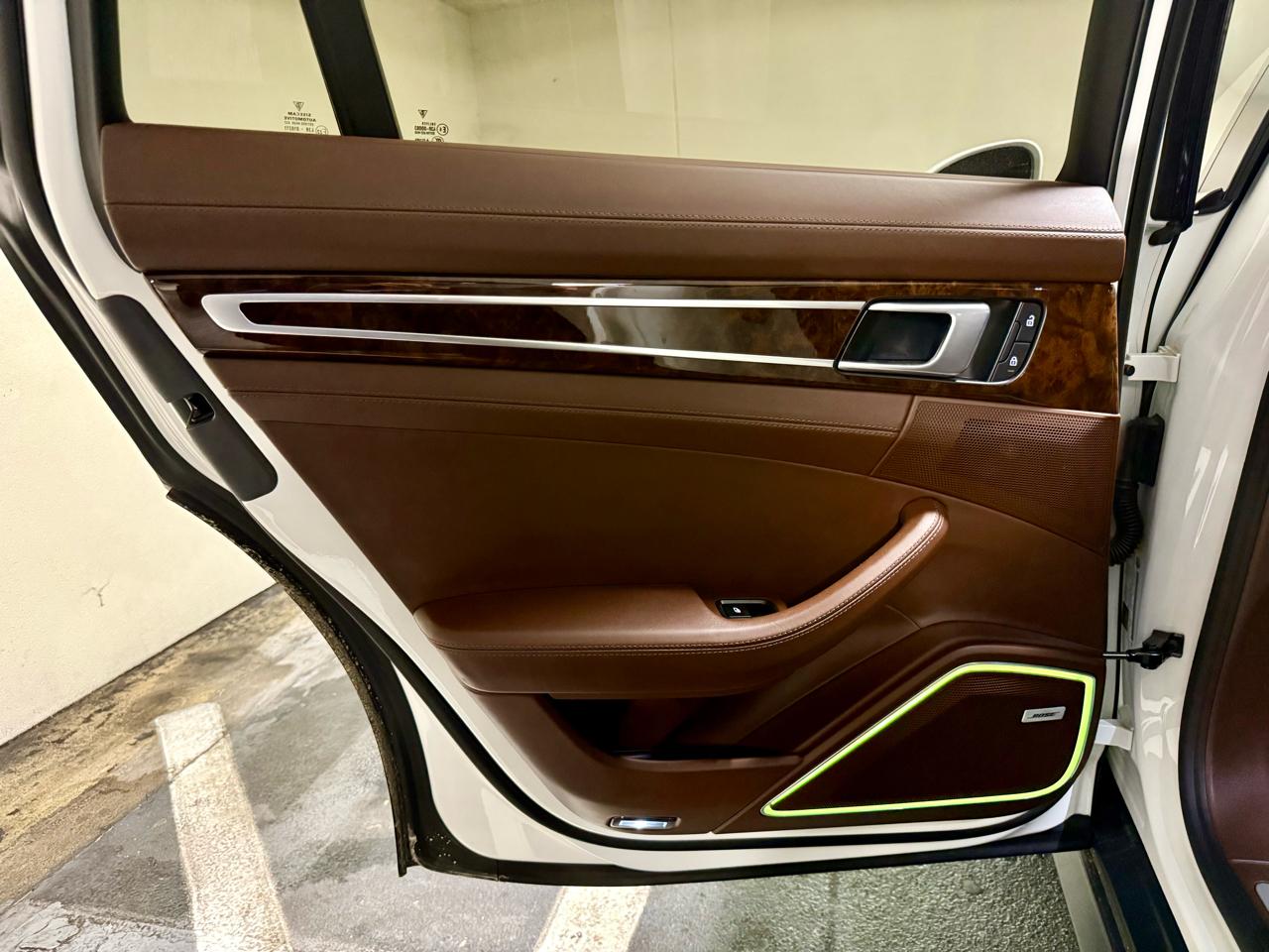 Porsche Panamera RWD 2022